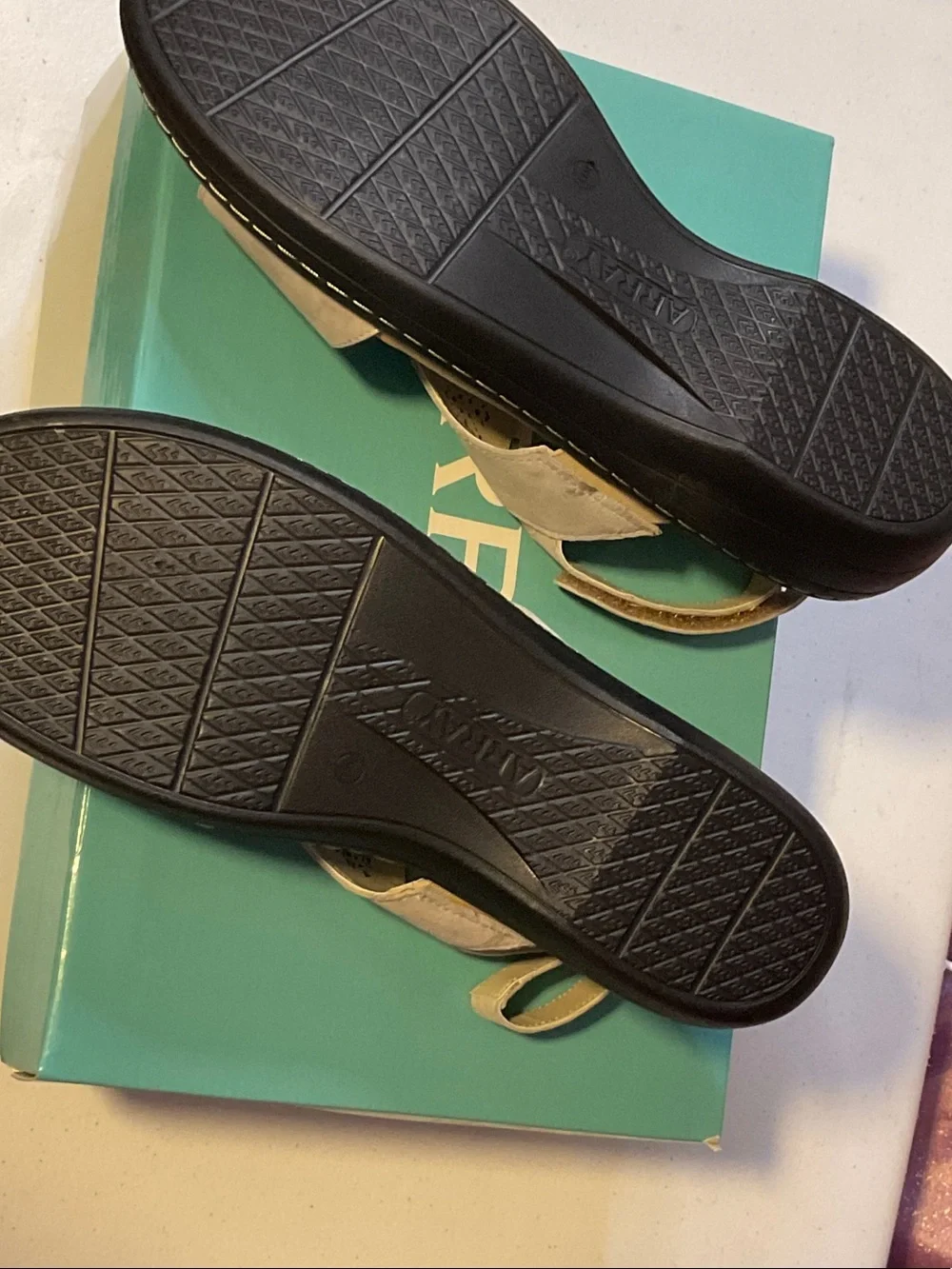 Array lightweight slingback